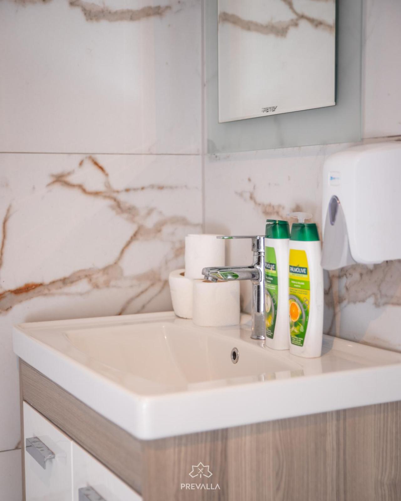 Hotel Prevalla Призрен Экстерьер фото